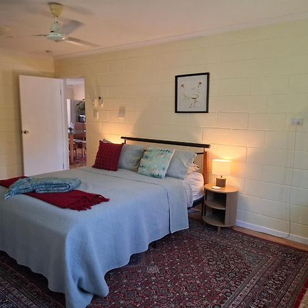 J & Ella'S Holiday House - 2 Bedroom, 2 Bathroom Home Cooktown Exterior photo